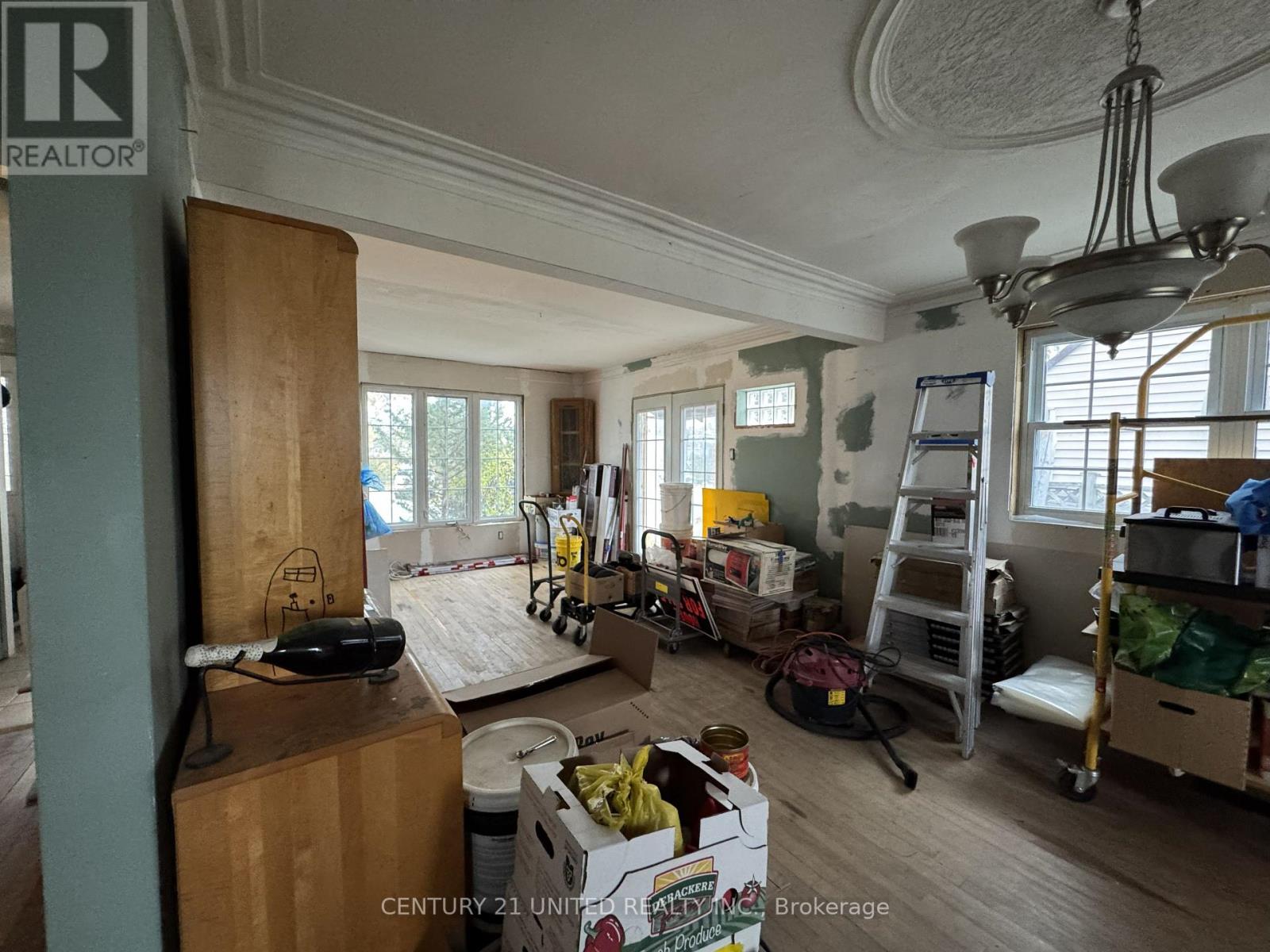 811 Morphet Avenue, Peterborough (Otonabee Ward 1), Ontario  K9J 2X7 - Photo 11 - X12503490