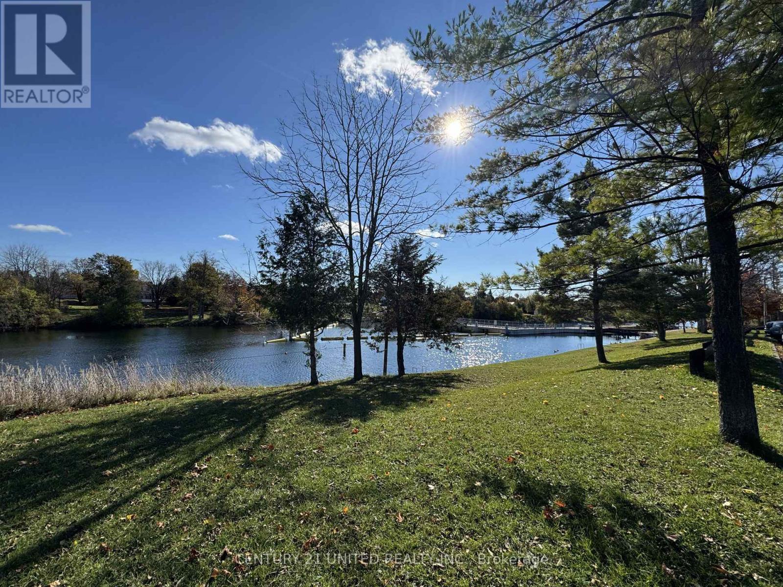 811 Morphet Avenue, Peterborough (Otonabee Ward 1), Ontario  K9J 2X7 - Photo 2 - X12503490