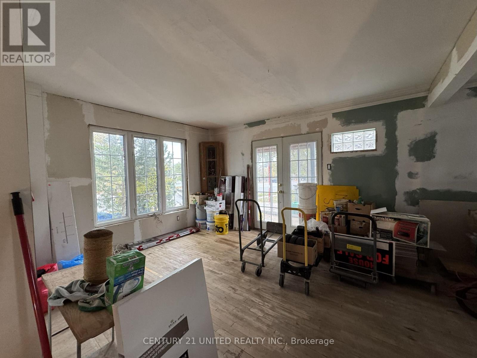 811 Morphet Avenue, Peterborough (Otonabee Ward 1), Ontario  K9J 2X7 - Photo 9 - X12503490