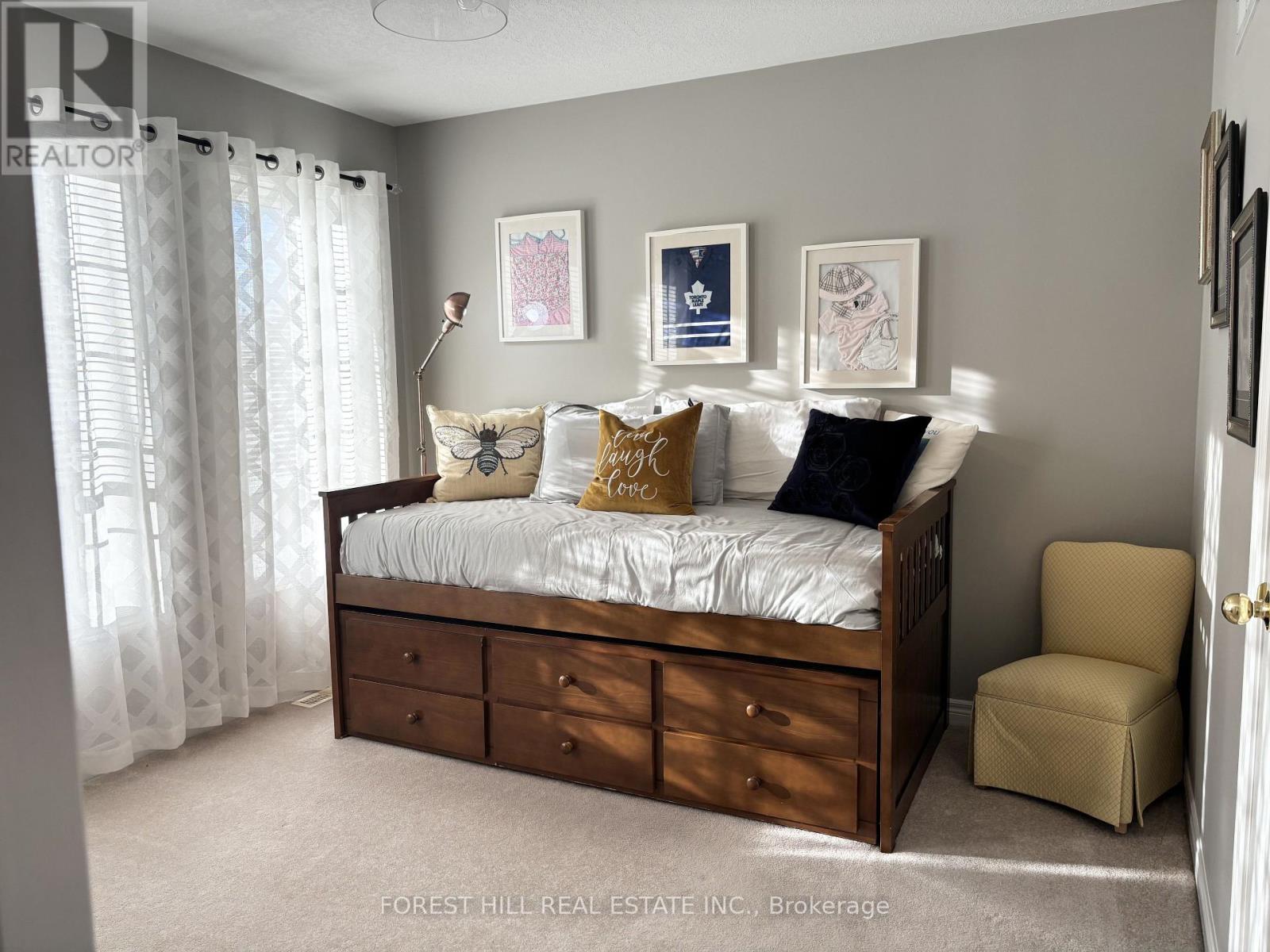 35 Sweetnam Drive, Kawartha Lakes (Lindsay), Ontario  K9V 0A7 - Photo 10 - X12503712