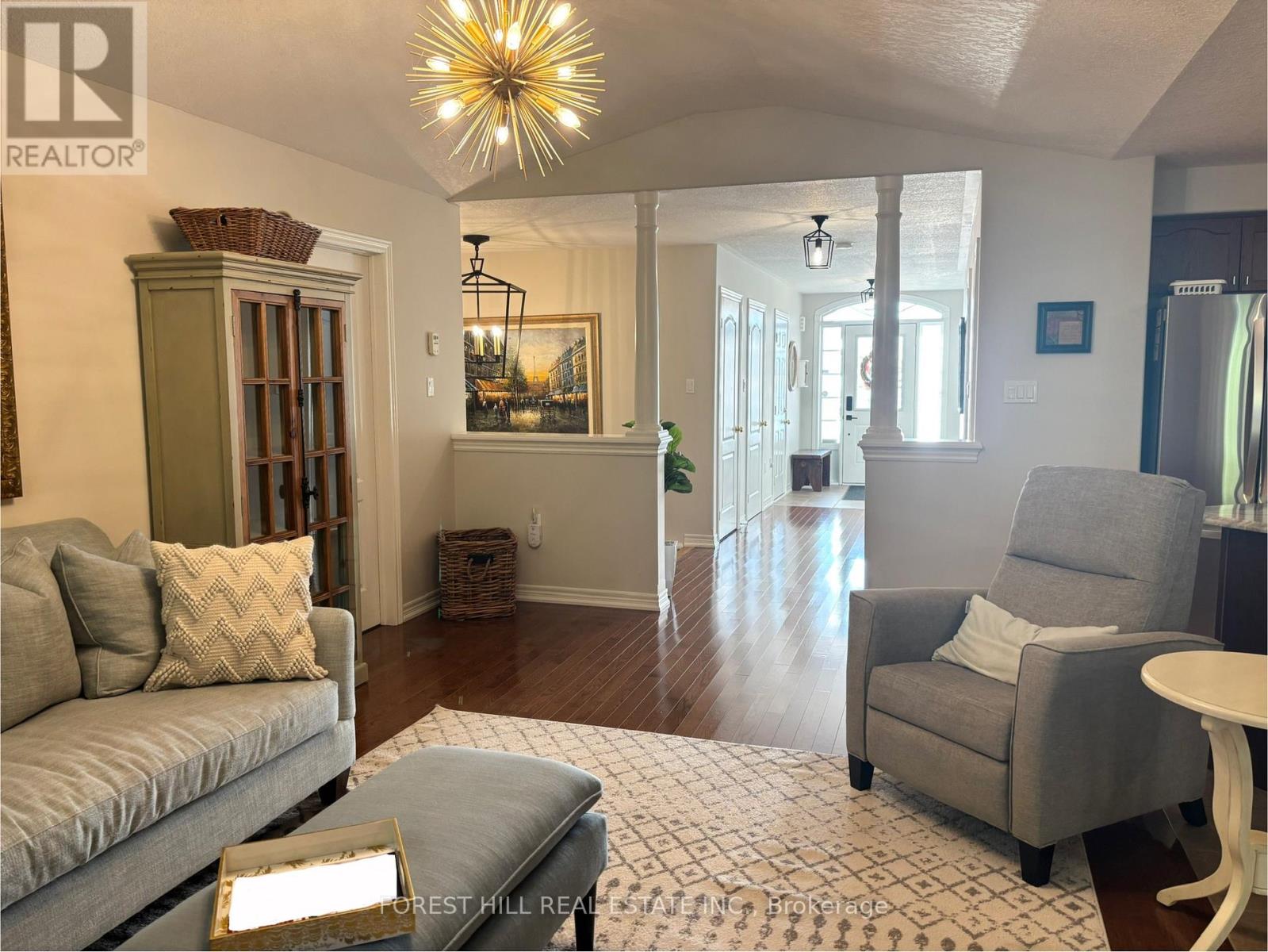 35 Sweetnam Drive, Kawartha Lakes (Lindsay), Ontario  K9V 0A7 - Photo 3 - X12503712