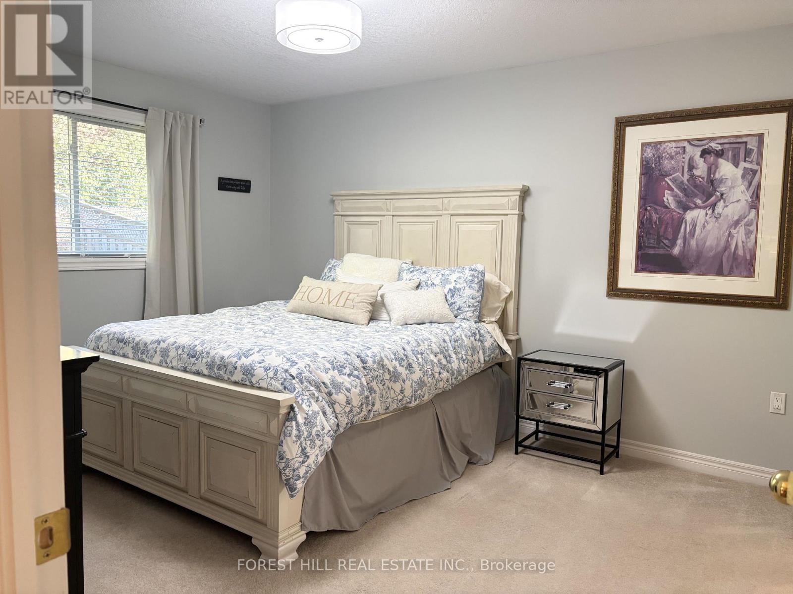 35 Sweetnam Drive, Kawartha Lakes (Lindsay), Ontario  K9V 0A7 - Photo 6 - X12503712