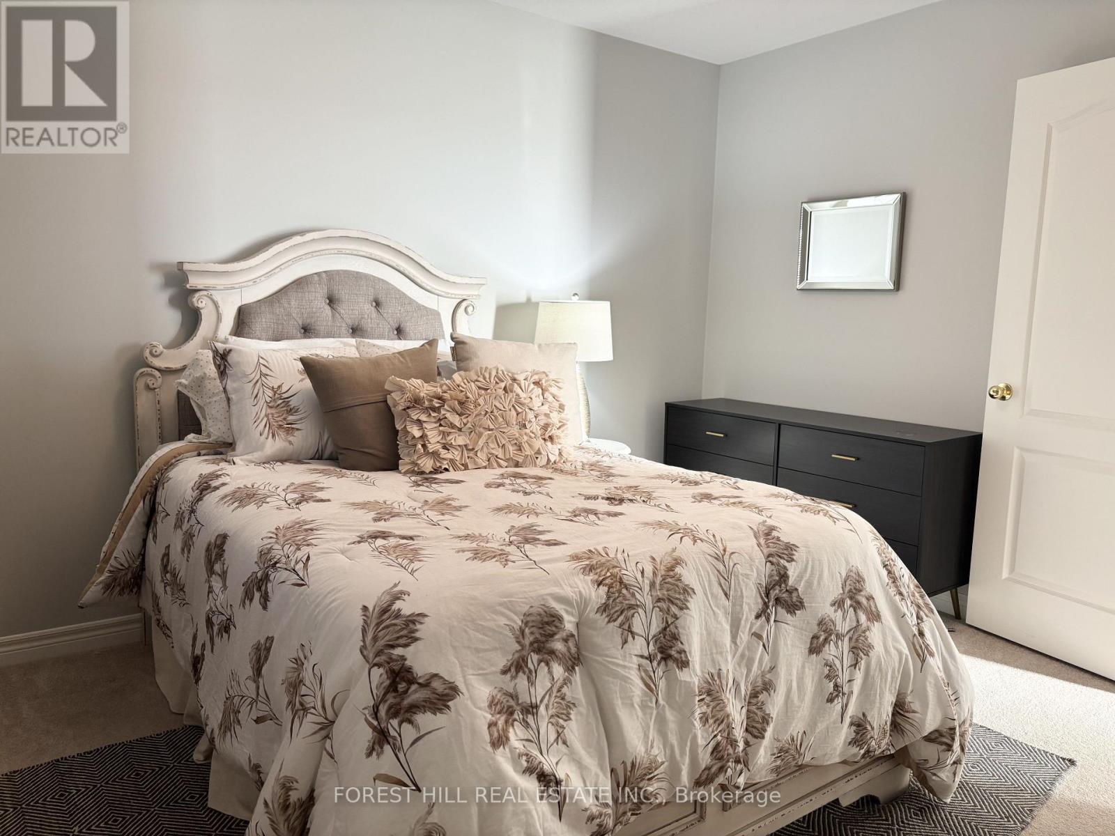 35 Sweetnam Drive, Kawartha Lakes (Lindsay), Ontario  K9V 0A7 - Photo 8 - X12503712