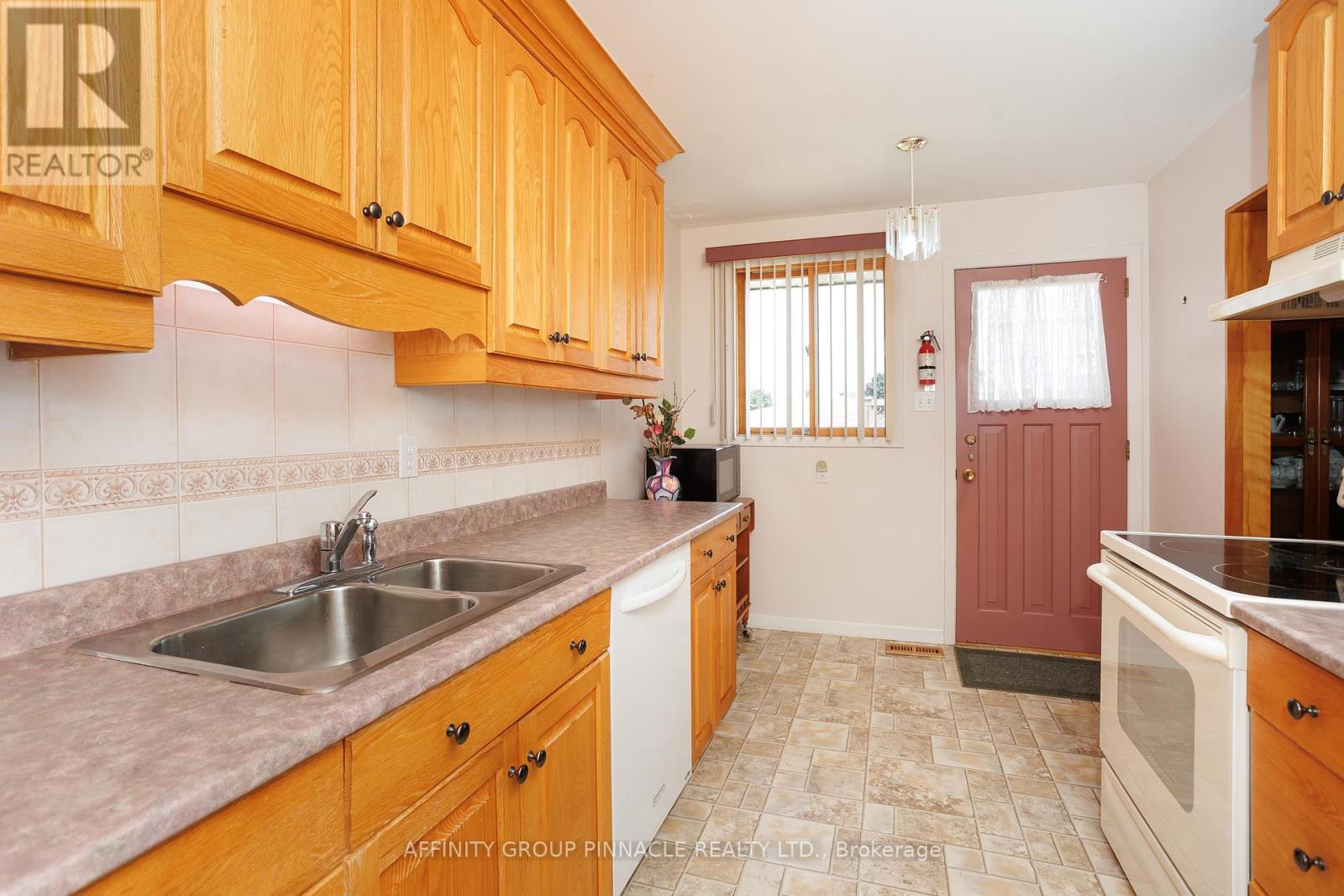 573 Saugeen Crescent, Peterborough South (East), Ontario  K9J 1J9 - Photo 19 - X12504392
