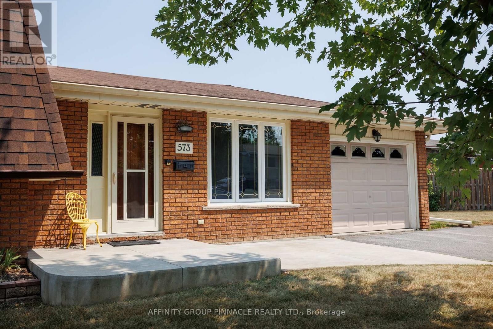 573 Saugeen Crescent, Peterborough South (East), Ontario  K9J 1J9 - Photo 4 - X12504392