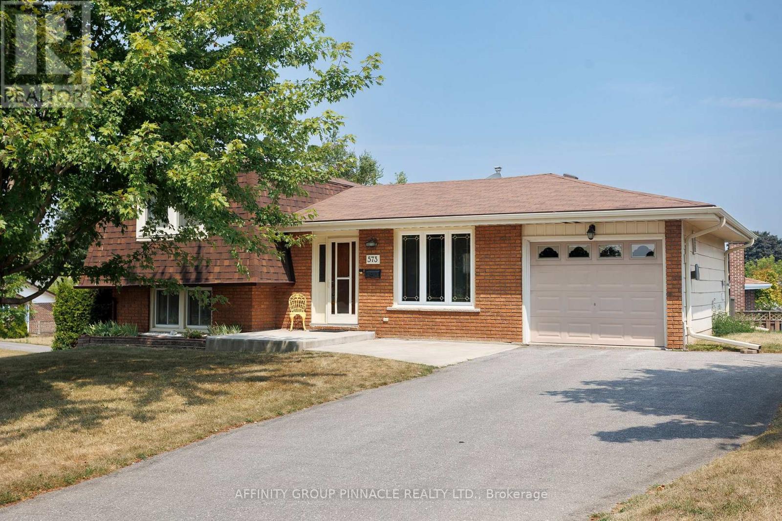 573 Saugeen Crescent, Peterborough South (East), Ontario  K9J 1J9 - Photo 5 - X12504392