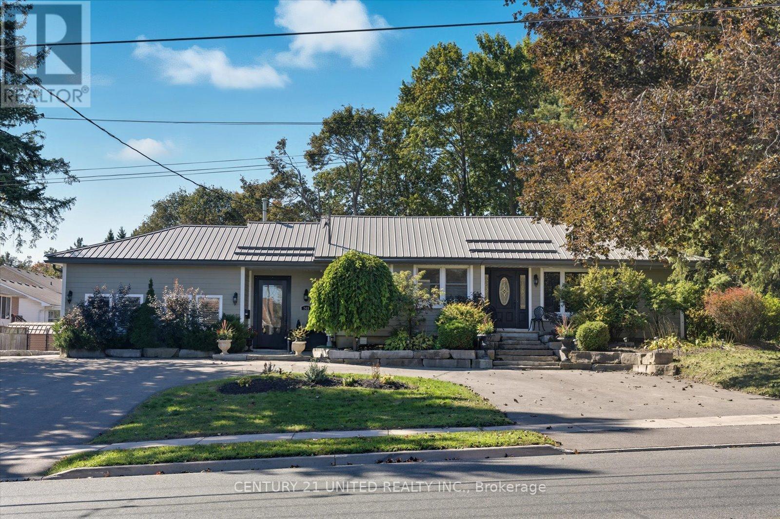 749 Spillsbury Drive, Peterborough (Otonabee Ward 1), Ontario  K9K 1K9 - Photo 2 - X12504688