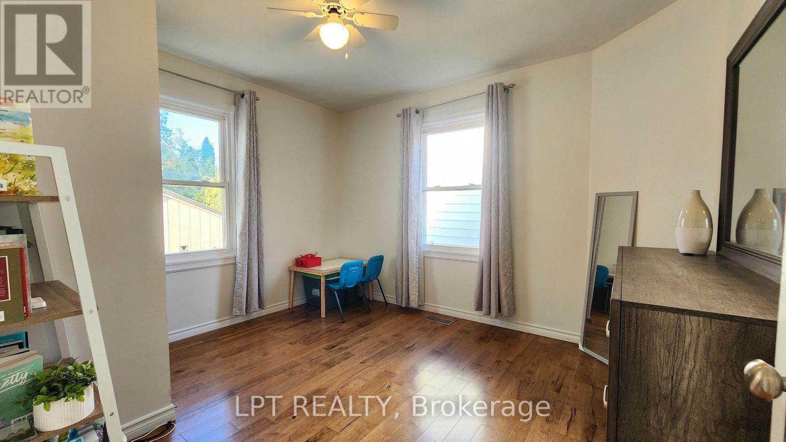 772 Duffus Street, Peterborough (Otonabee Ward 1), Ontario  K9J 4K4 - Photo 10 - X12505562