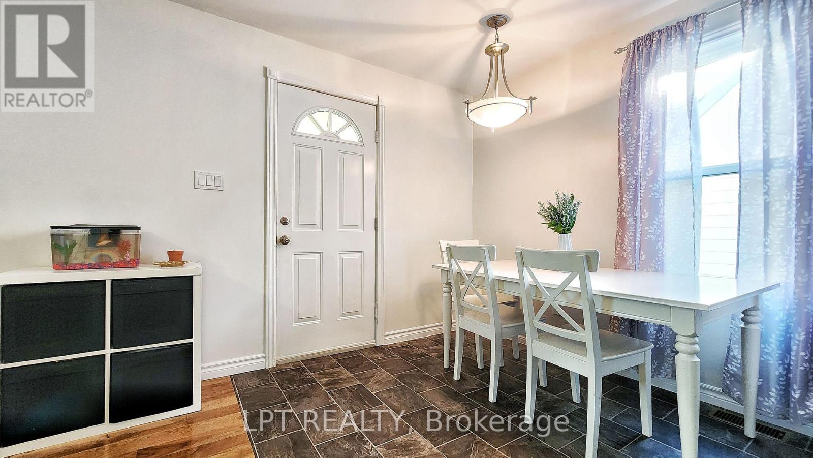 772 Duffus Street, Peterborough (Otonabee Ward 1), Ontario  K9J 4K4 - Photo 4 - X12505562