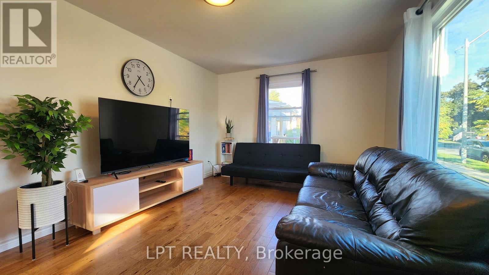 772 Duffus Street, Peterborough (Otonabee Ward 1), Ontario  K9J 4K4 - Photo 8 - X12505562