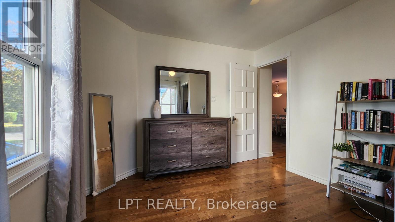 772 Duffus Street, Peterborough (Otonabee Ward 1), Ontario  K9J 4K4 - Photo 9 - X12505562