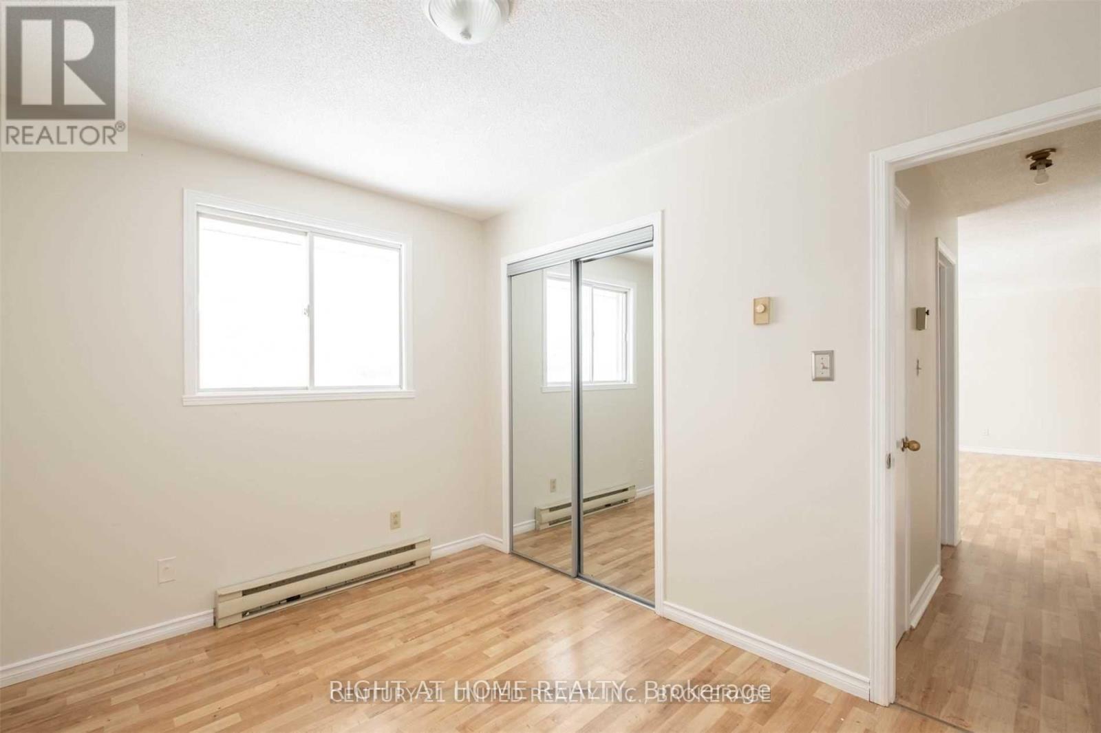 8 Moir Street W, Peterborough (Ashburnham Ward 4), Ontario  K9H 7N4 - Photo 11 - X12506152