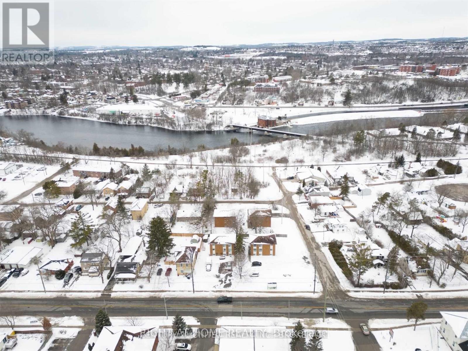 8 Moir Street W, Peterborough (Ashburnham Ward 4), Ontario  K9H 7N4 - Photo 18 - X12506152