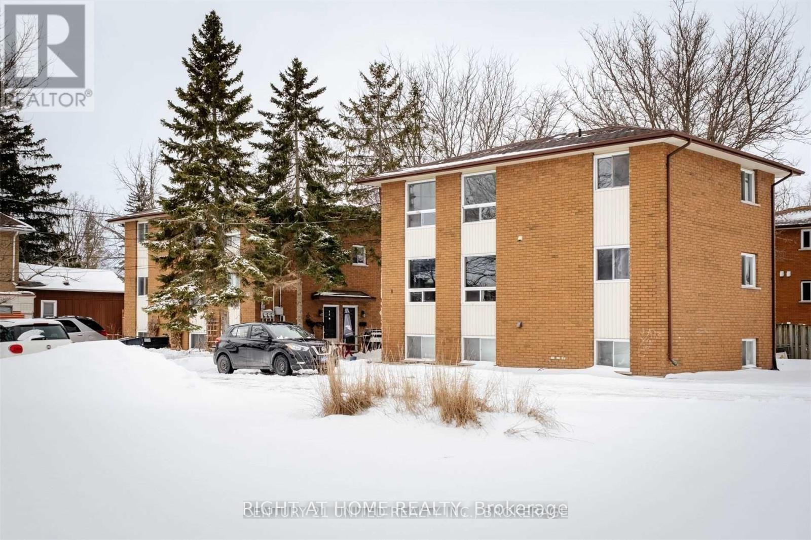 8 Moir Street W, Peterborough (Ashburnham Ward 4), Ontario  K9H 7N4 - Photo 2 - X12506152