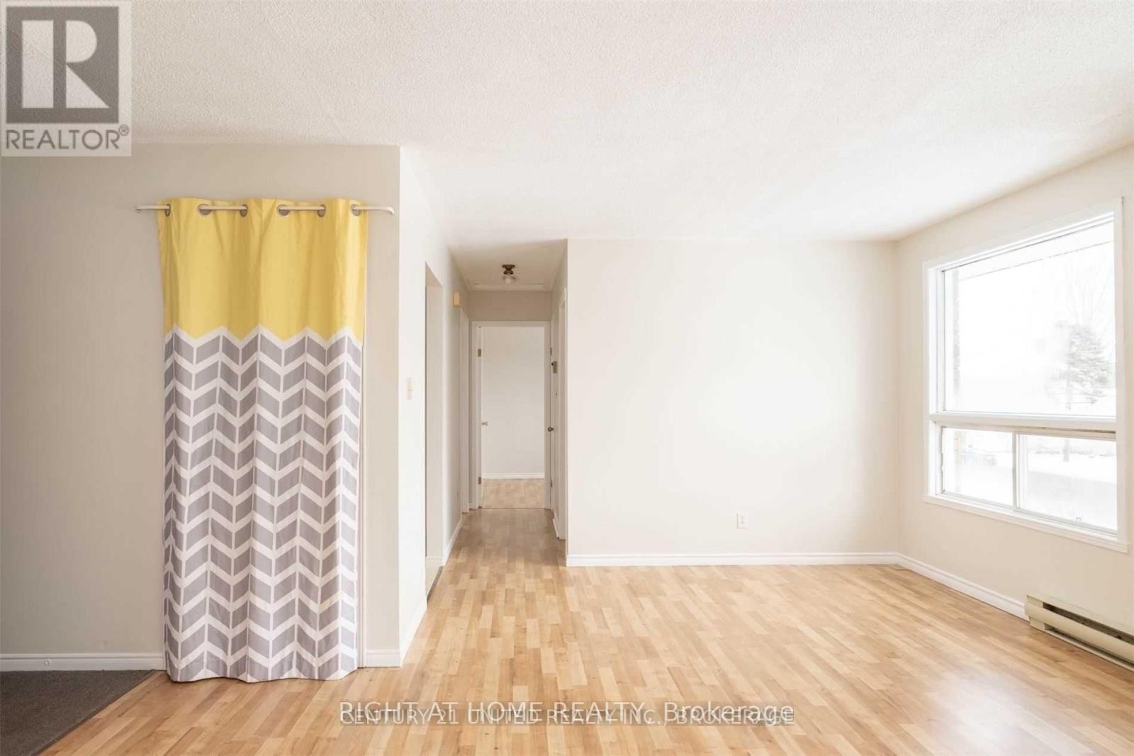 8 Moir Street W, Peterborough (Ashburnham Ward 4), Ontario  K9H 7N4 - Photo 7 - X12506152