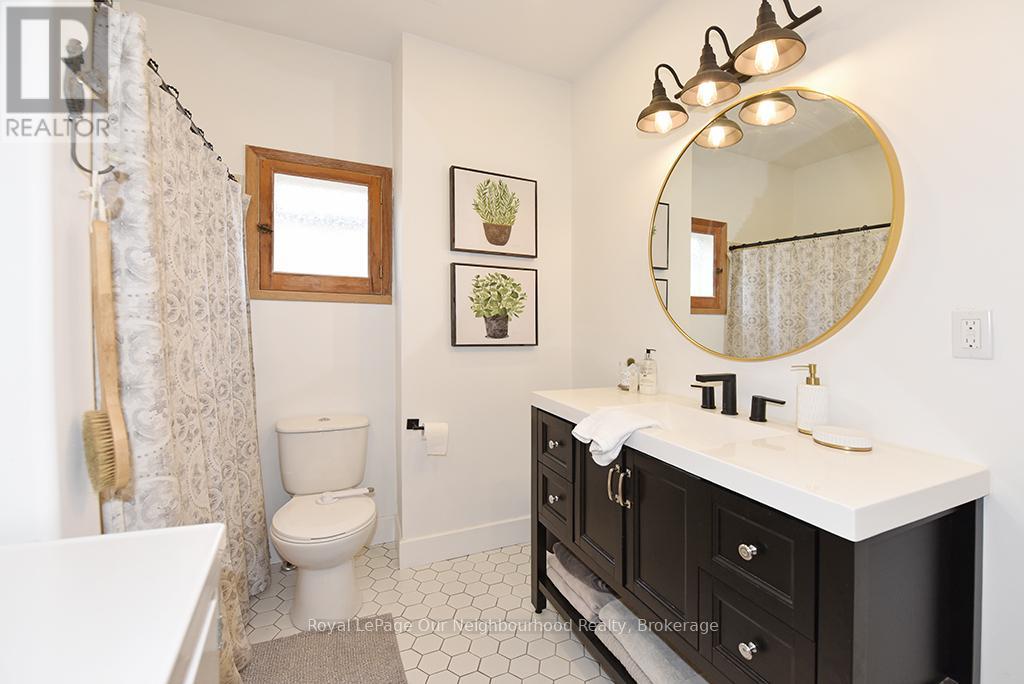 16 Francis Street, Kawartha Lakes (Lindsay), Ontario  K9V 3R6 - Photo 15 - X12506378