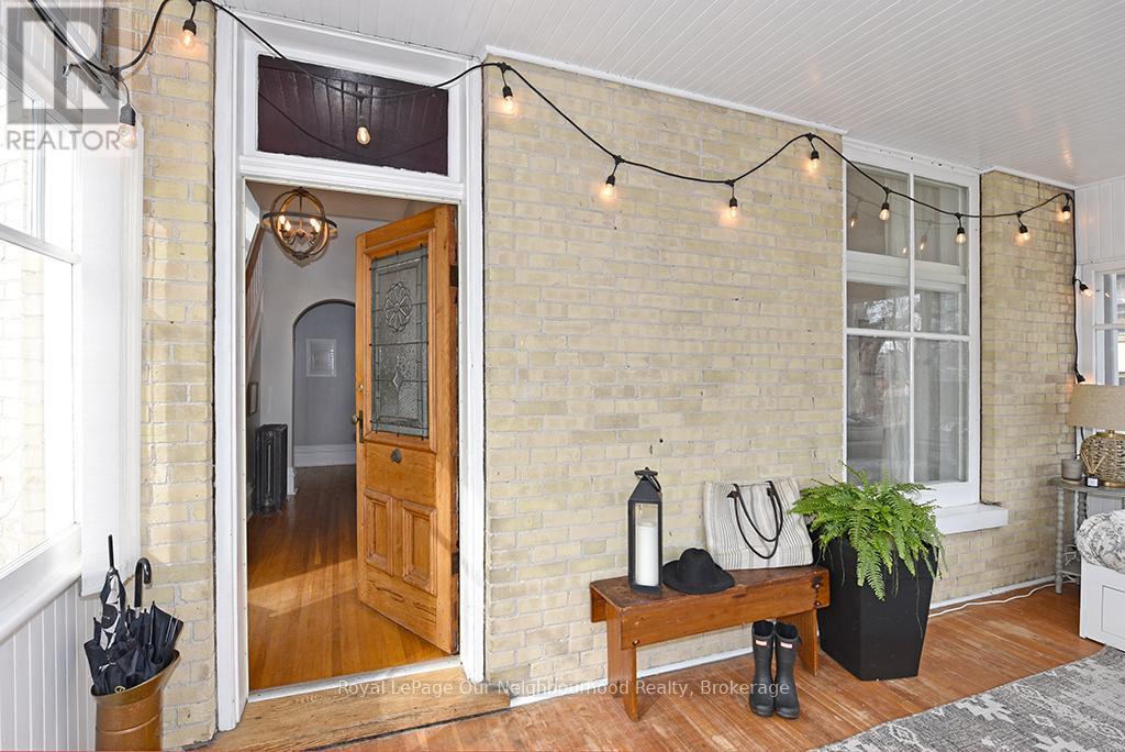 16 Francis Street, Kawartha Lakes (Lindsay), Ontario  K9V 3R6 - Photo 4 - X12506378