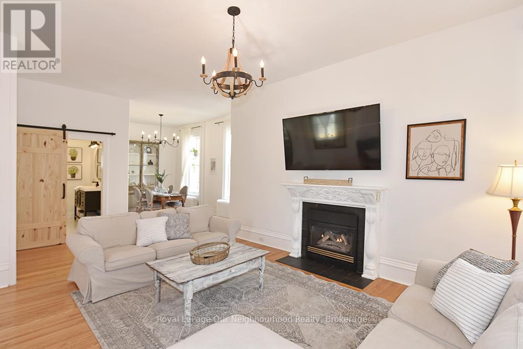 16 Francis Street, Kawartha Lakes (Lindsay), Ontario  K9V 3R6 - Photo 9 - X12506378