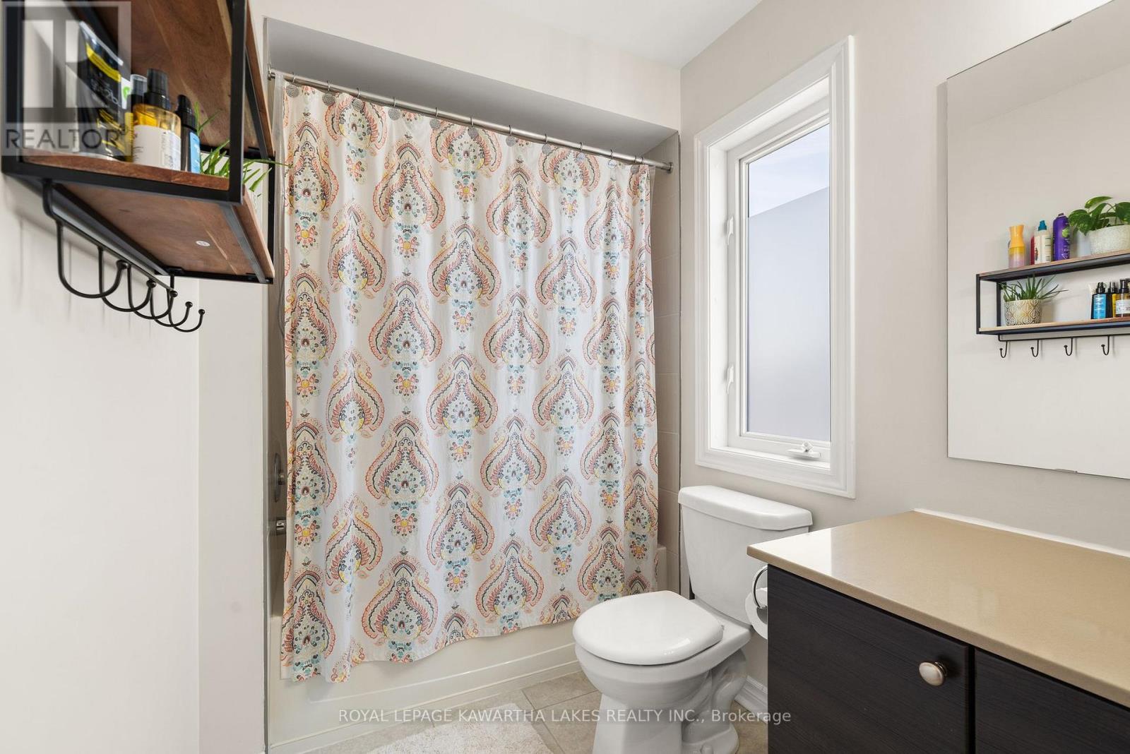 29 Logan Lane, Kawartha Lakes (Lindsay), Ontario  K9V 0L3 - Photo 35 - X12506564