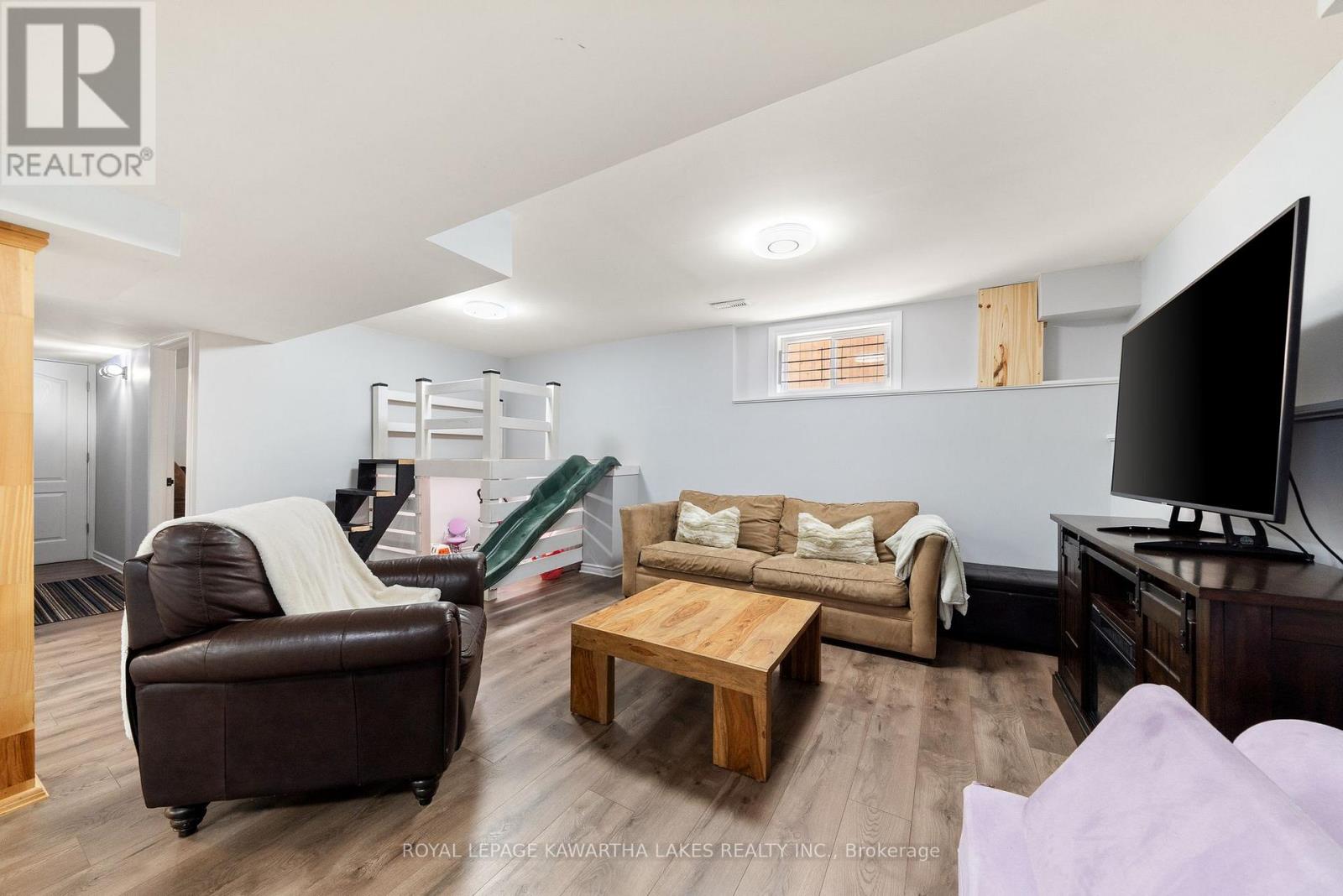 29 Logan Lane, Kawartha Lakes (Lindsay), Ontario  K9V 0L3 - Photo 37 - X12506564