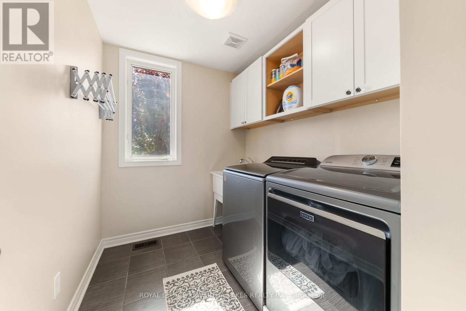 29 Logan Lane, Kawartha Lakes (Lindsay), Ontario  K9V 0L3 - Photo 41 - X12506564