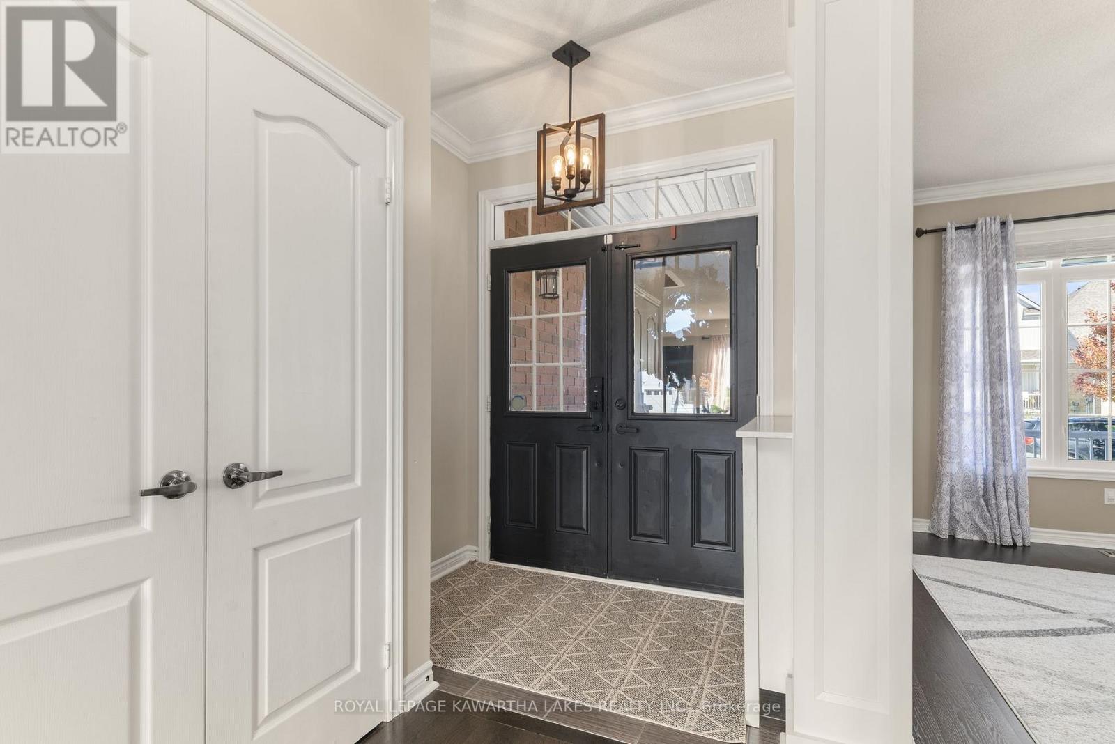 29 Logan Lane, Kawartha Lakes (Lindsay), Ontario  K9V 0L3 - Photo 9 - X12506564