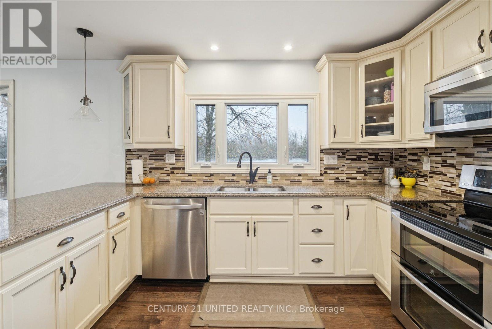 266 Greenwood Road, Otonabee-South Monaghan, Ontario  K9J 6Y3 - Photo 15 - X12506580