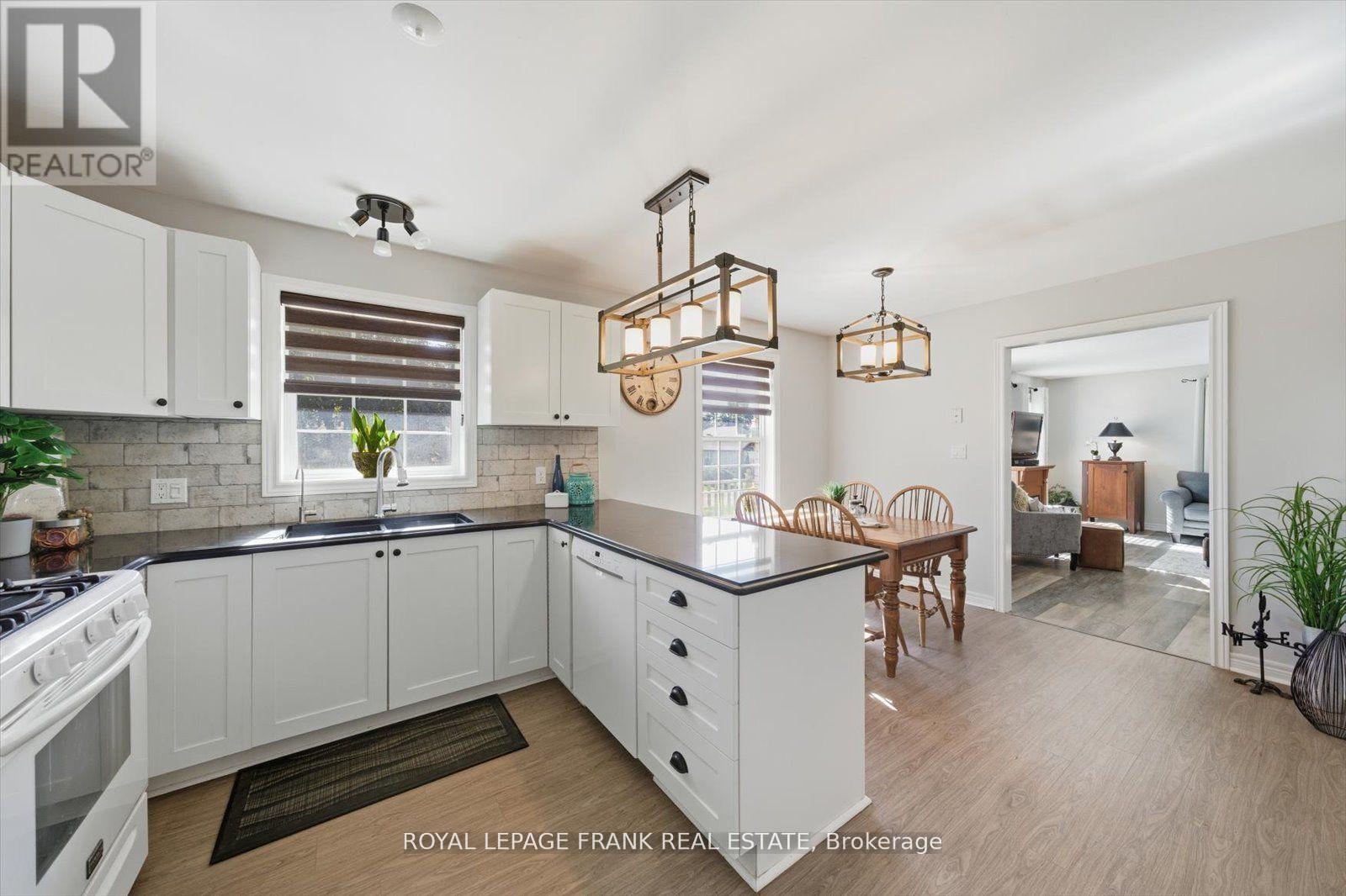 34 Riverview Road, Kawartha Lakes (Lindsay), Ontario  K9V 1B3 - Photo 14 - X12506846