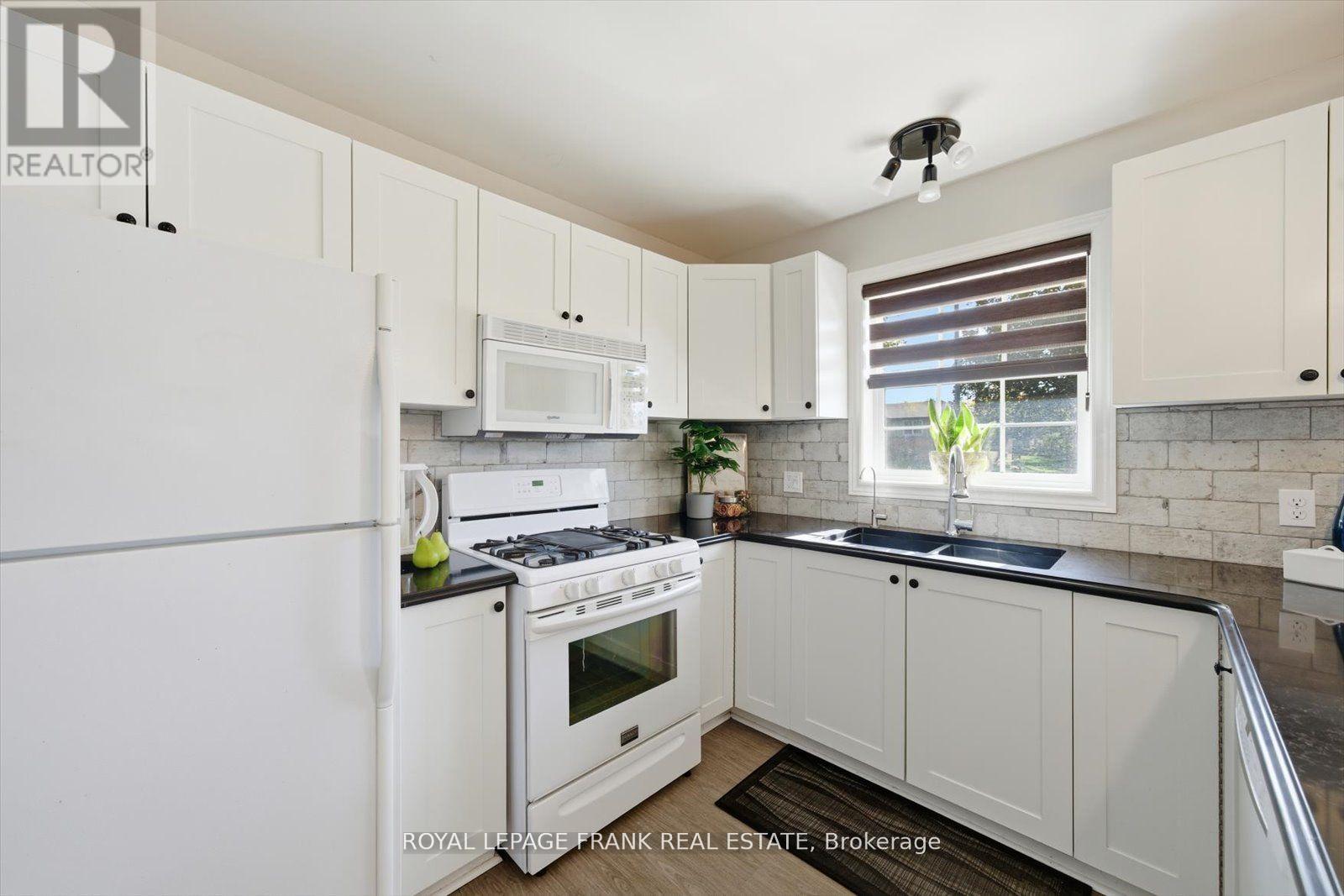 34 Riverview Road, Kawartha Lakes (Lindsay), Ontario  K9V 1B3 - Photo 15 - X12506846