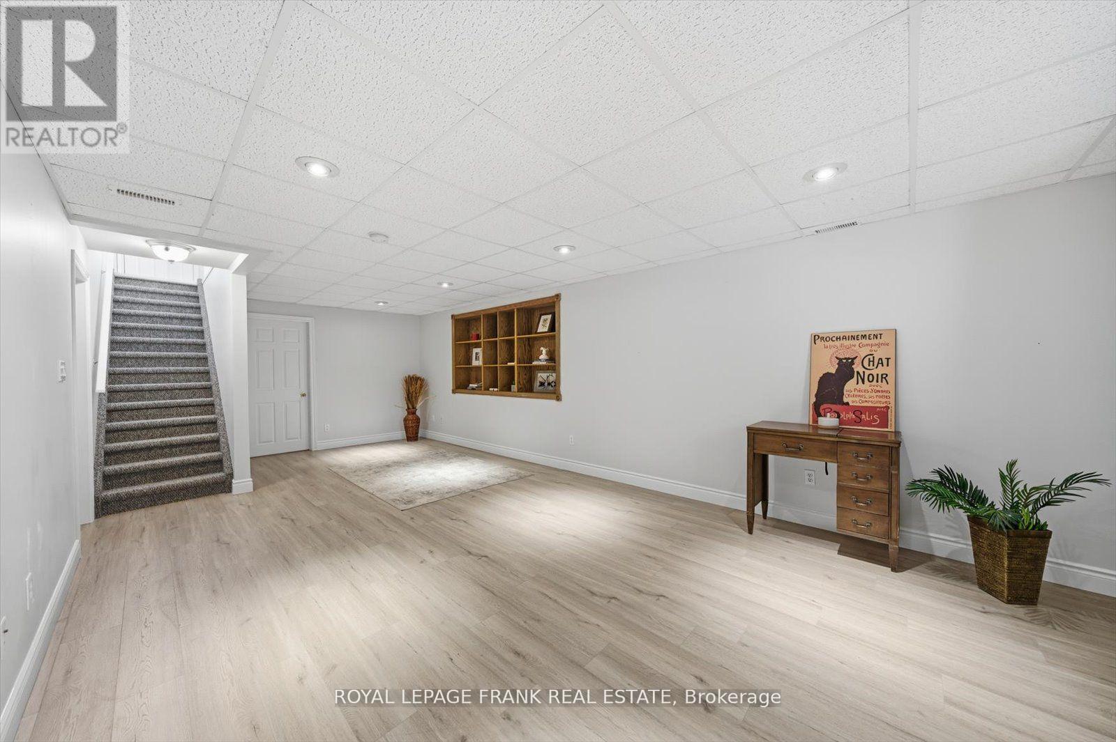 34 Riverview Road, Kawartha Lakes (Lindsay), Ontario  K9V 1B3 - Photo 30 - X12506846