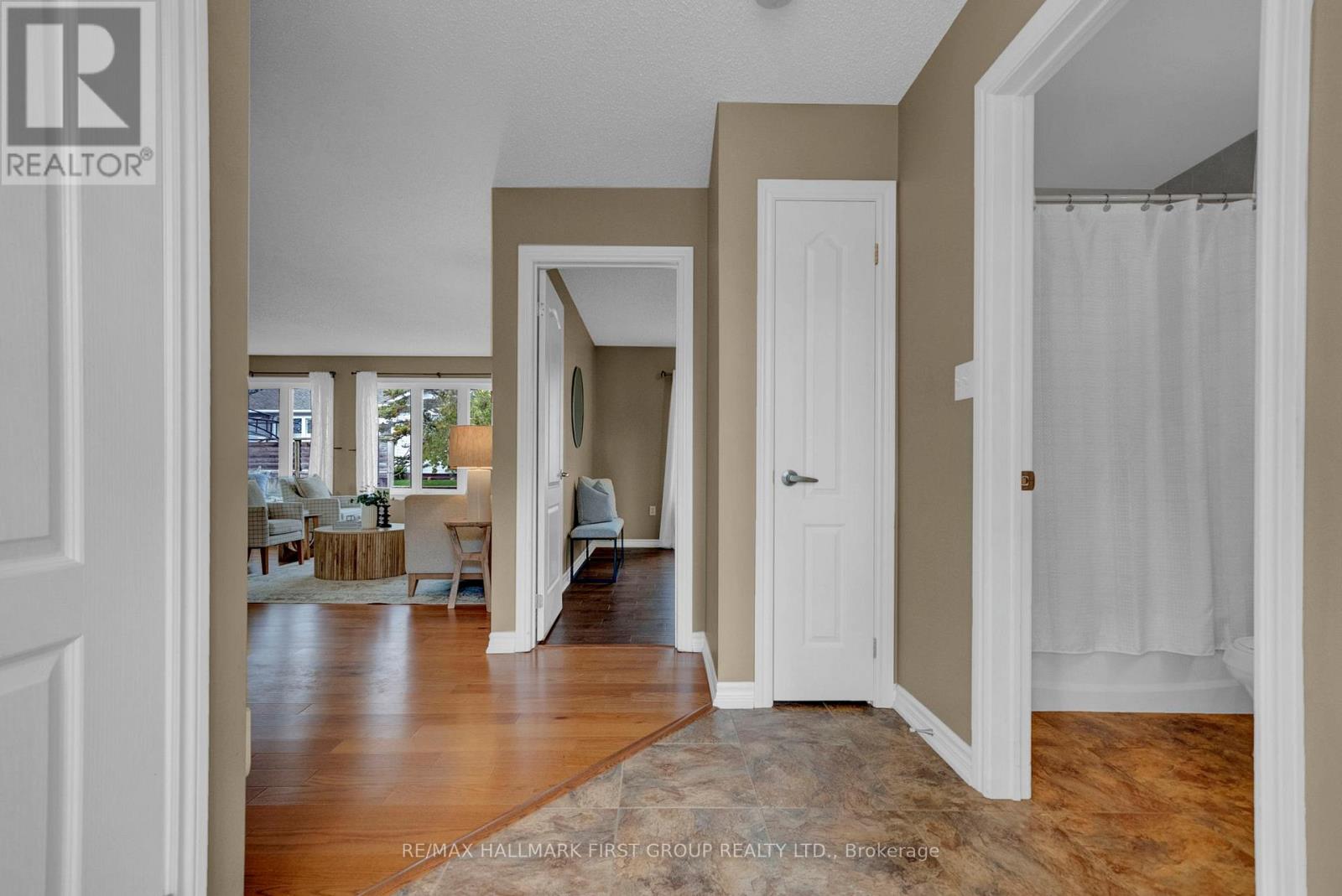 14 Champlain Court, Clarington (Newcastle), Ontario  L1B 1A5 - Photo 4 - E12507046