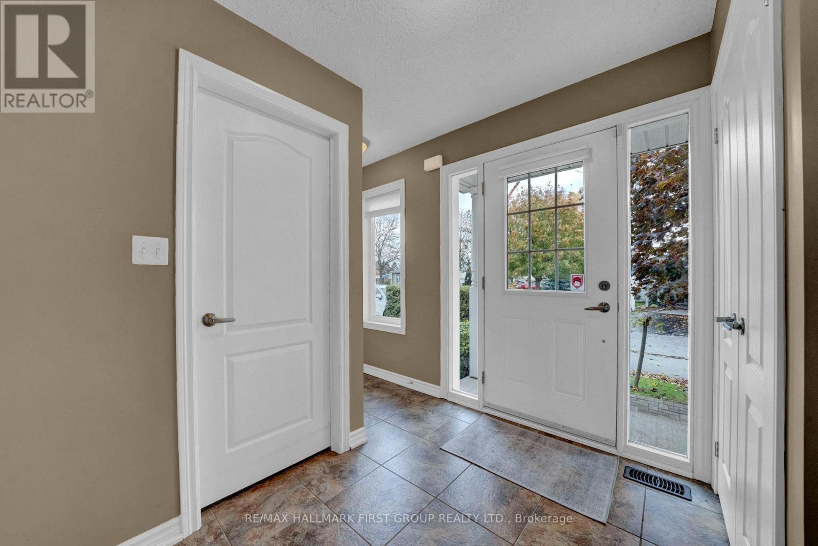 14 Champlain Court, Clarington (Newcastle), Ontario  L1B 1A5 - Photo 5 - E12507046