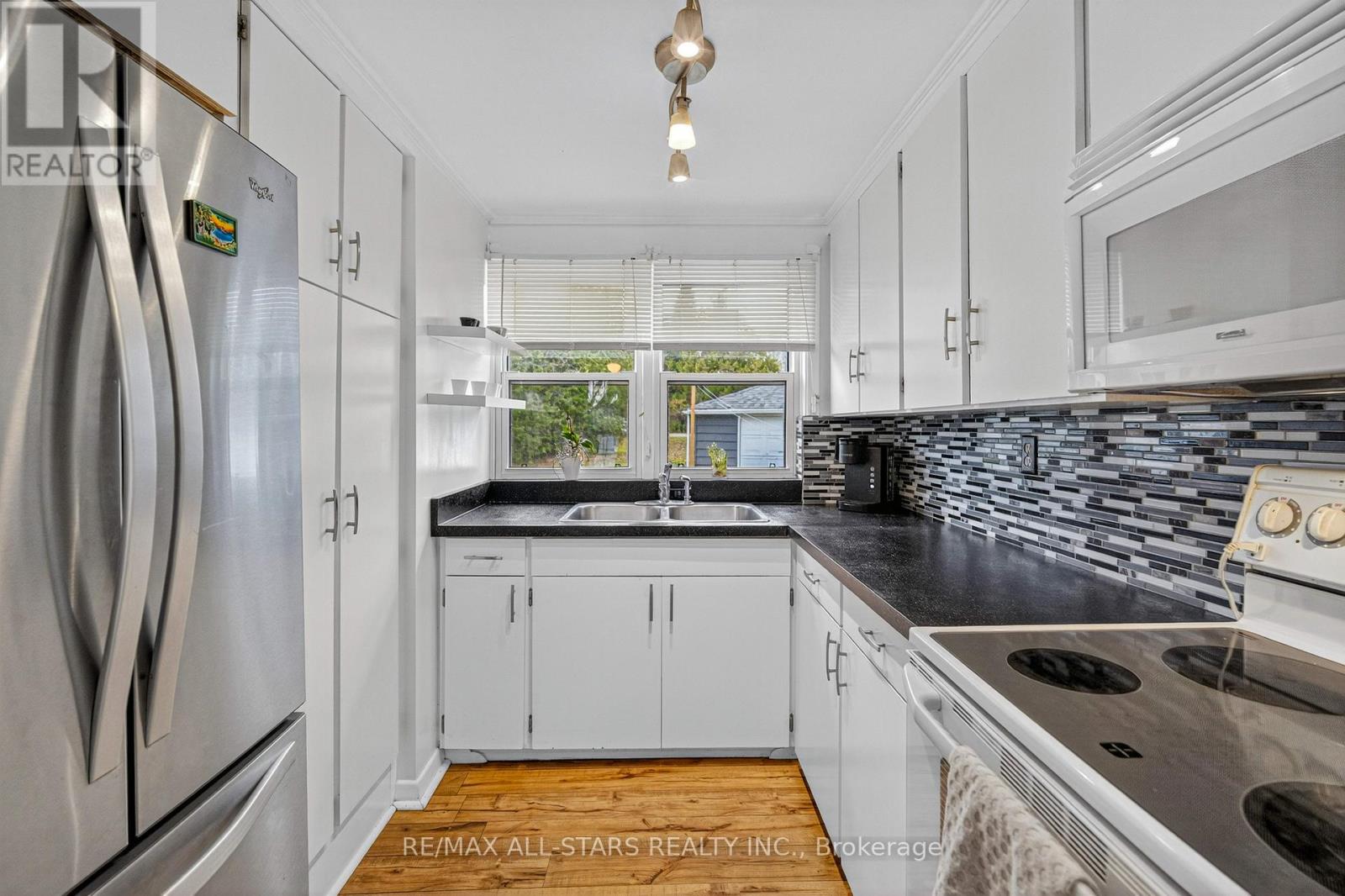 19 Charlotte Crescent, Kawartha Lakes (Omemee), Ontario  K0L 2W0 - Photo 7 - X12507834