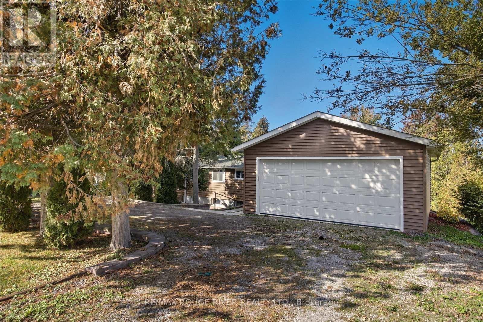 65 Cedarview Drive, Kawartha Lakes (Omemee), Ontario  K0L 2W0 - Photo 3 - X12508156