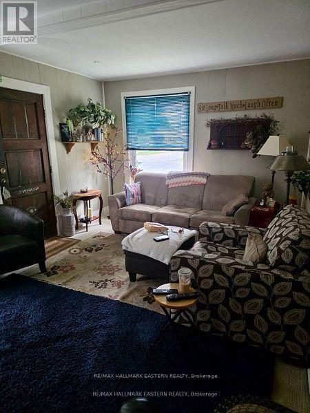 822 St. Mary's Street, Peterborough (Otonabee Ward 1), Ontario  K9J 4H3 - Photo 13 - X12508206