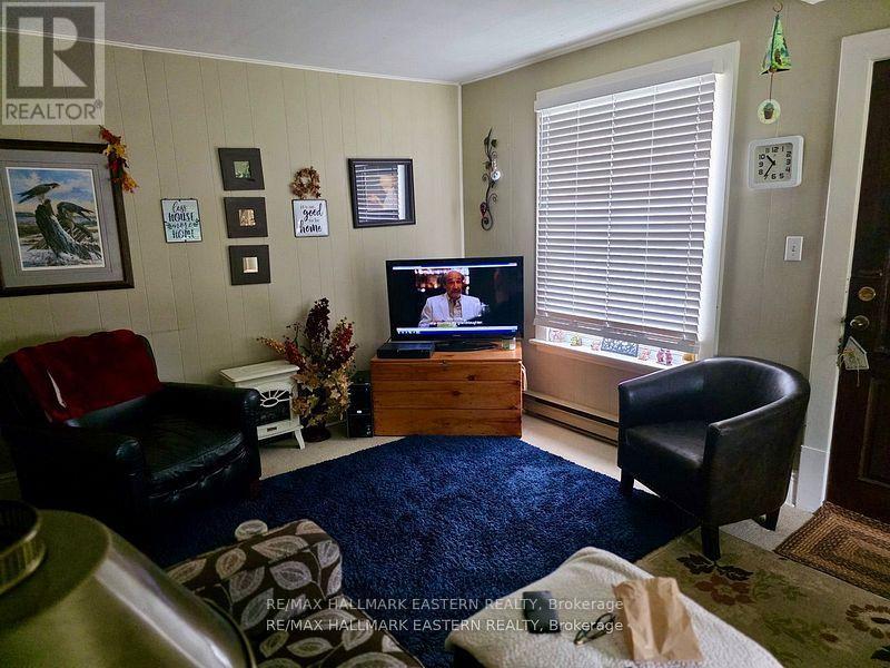 822 St. Mary's Street, Peterborough (Otonabee Ward 1), Ontario  K9J 4H3 - Photo 7 - X12508206