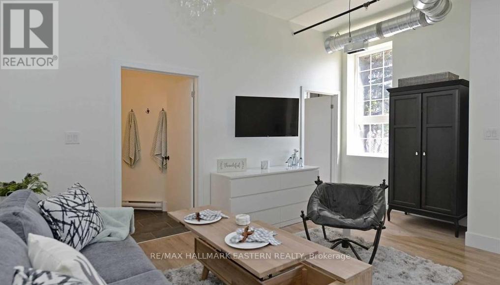 204 - 1354 Young's Point Road, Selwyn, Ontario  K0L 2H0 - Photo 2 - X12508300