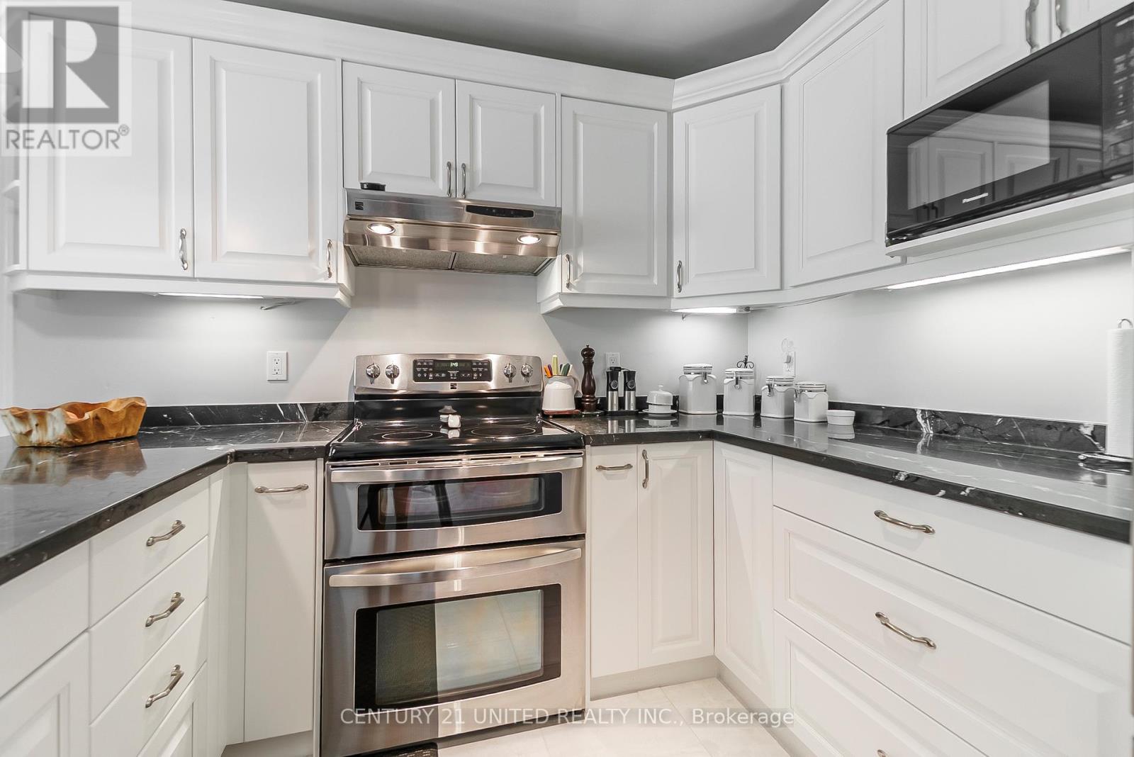 1656 Champlain Drive, Peterborough (Northcrest Ward 5), Ontario  K9L 1N6 - Photo 13 - X12508740