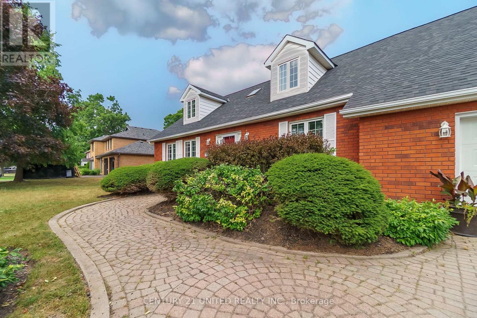 1656 Champlain Drive, Peterborough (Northcrest Ward 5), Ontario  K9L 1N6 - Photo 4 - X12508740