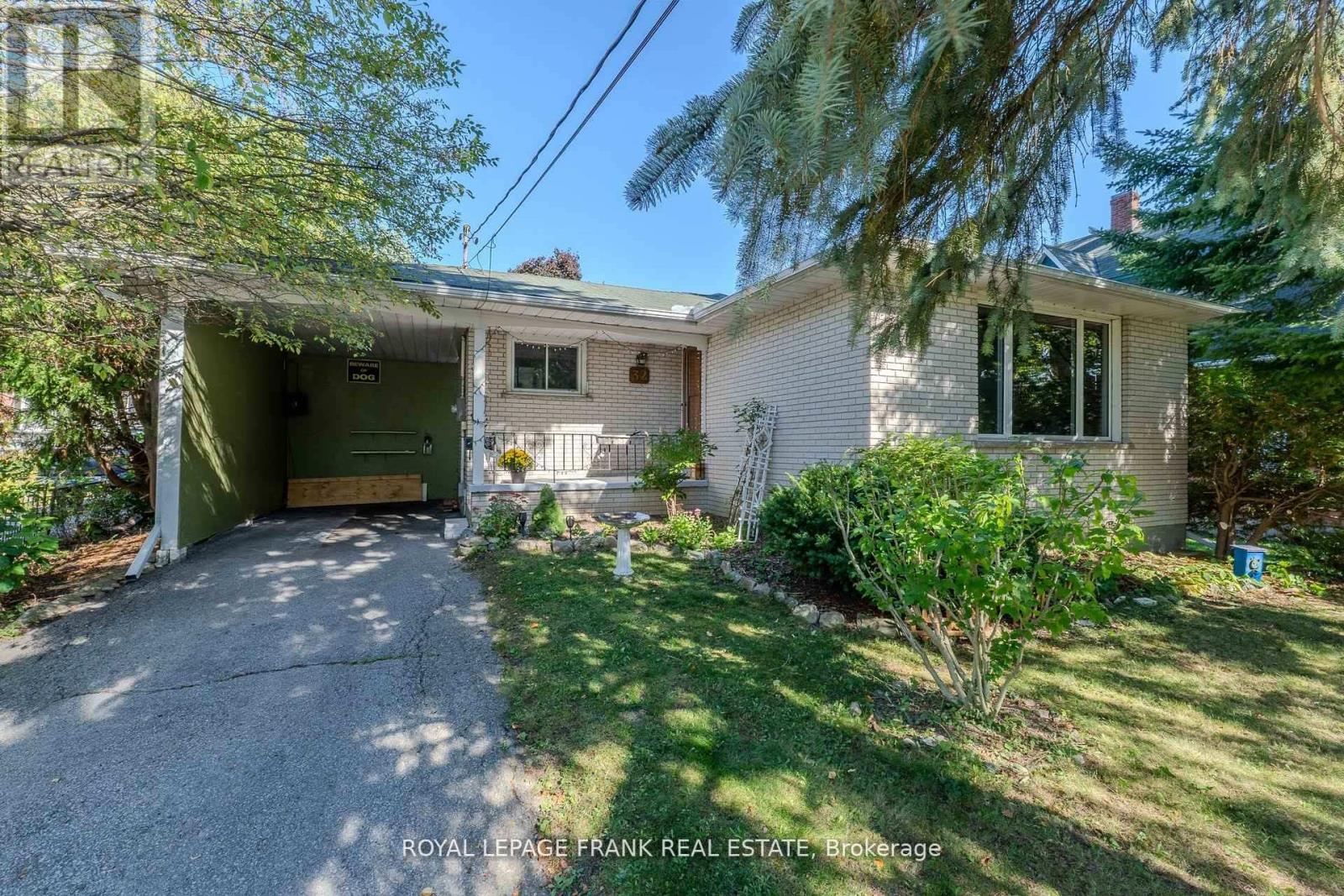 32 MELBOURNE STREET E, kawartha lakes (lindsay), Ontario