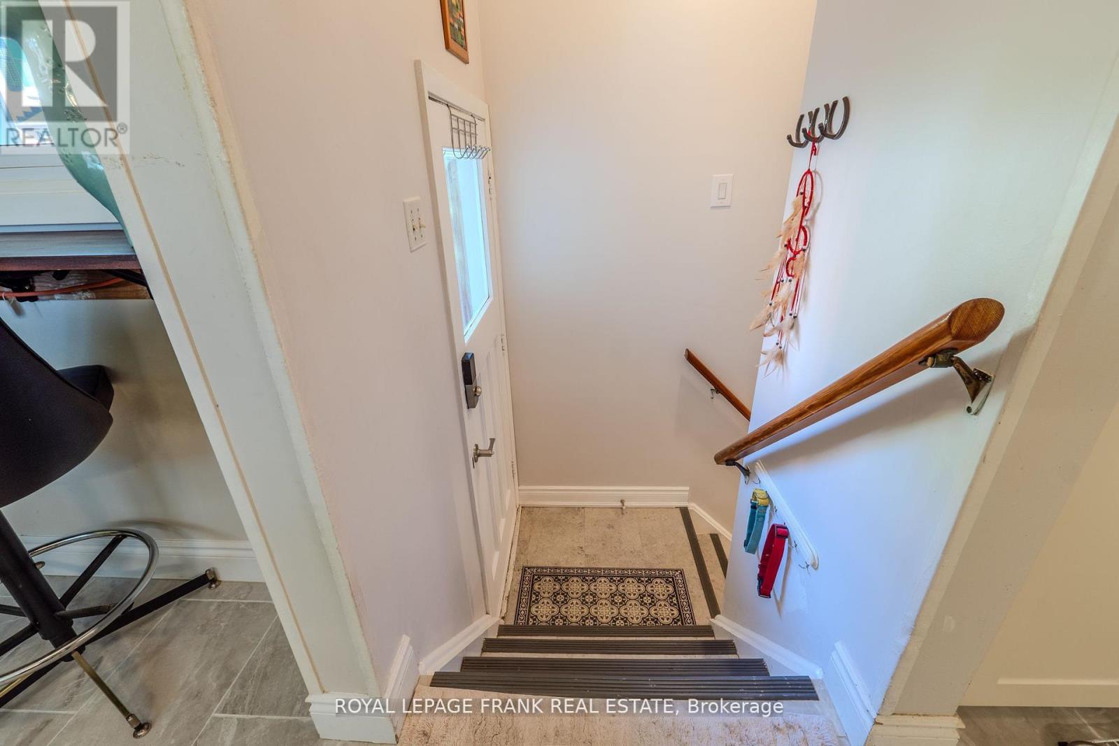 32 Melbourne Street E, Kawartha Lakes (Lindsay), Ontario  K9V 1X7 - Photo 22 - X12509228