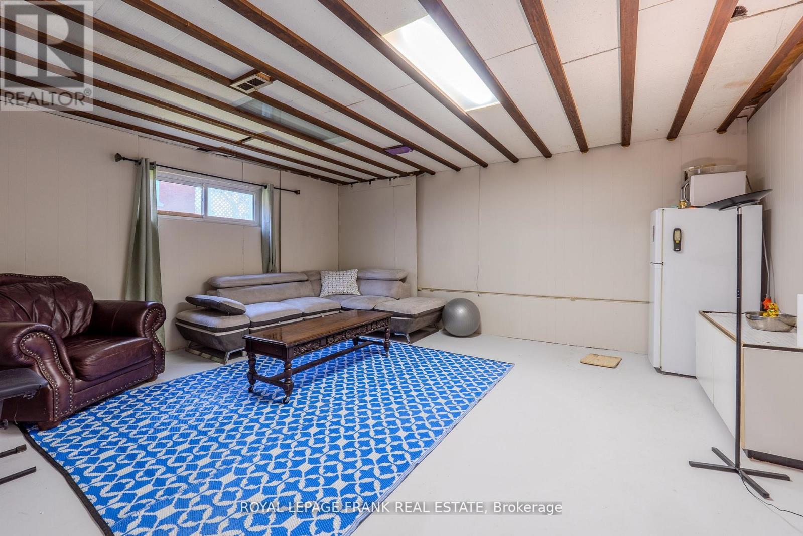 32 Melbourne Street E, Kawartha Lakes (Lindsay), Ontario  K9V 1X7 - Photo 25 - X12509228