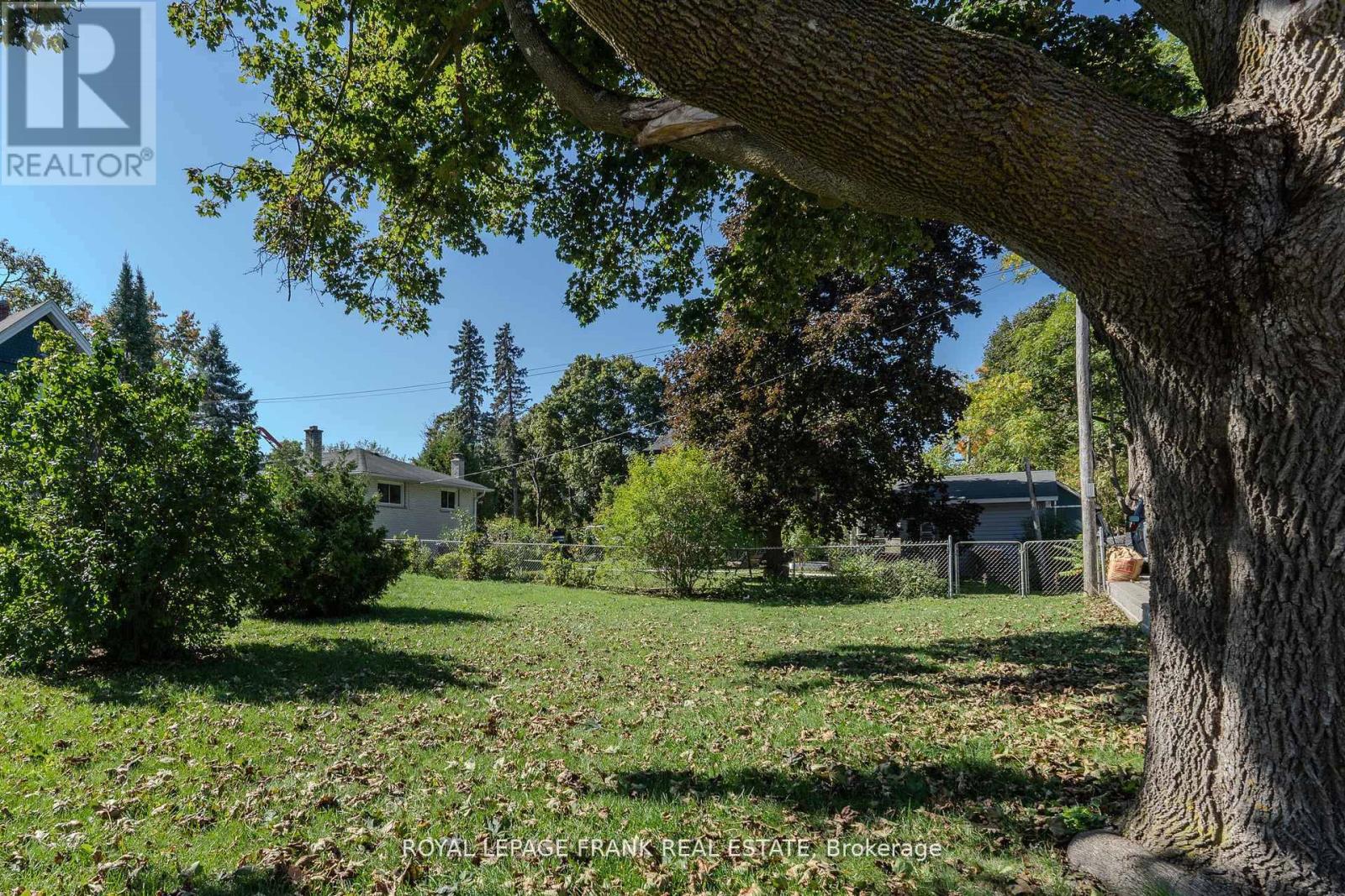 32 Melbourne Street E, Kawartha Lakes (Lindsay), Ontario  K9V 1X7 - Photo 41 - X12509228