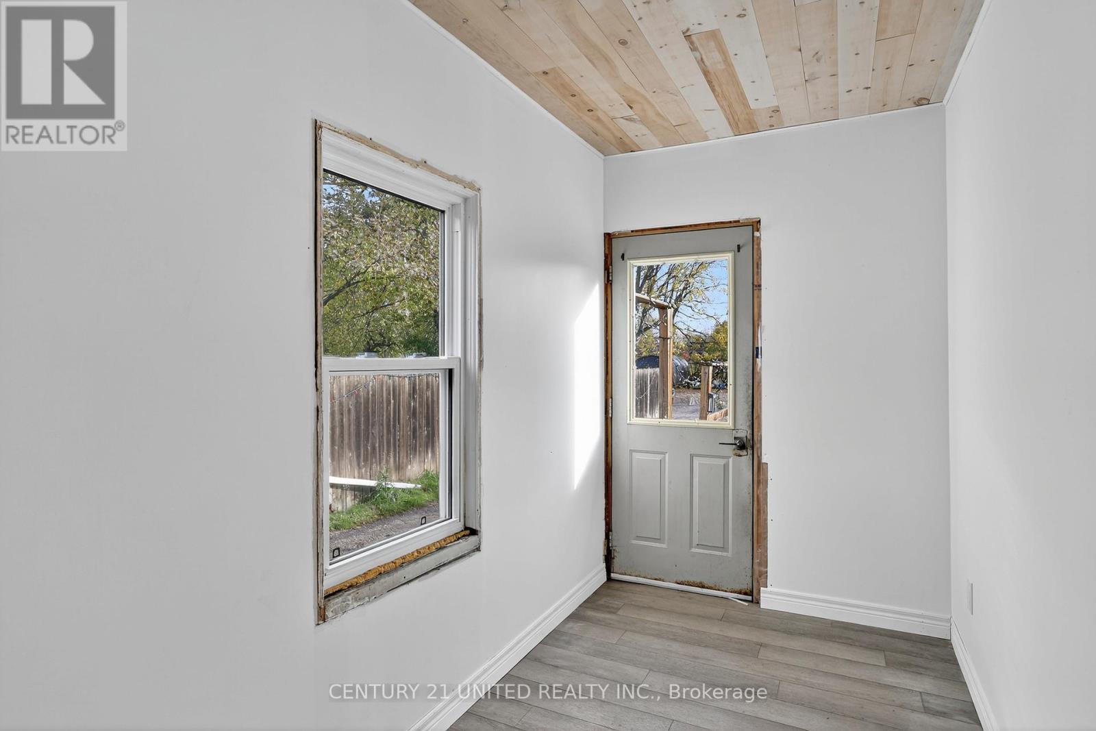 201 Romaine Street, Peterborough (Otonabee Ward 1), Ontario  K9J 2C3 - Photo 19 - X12510156