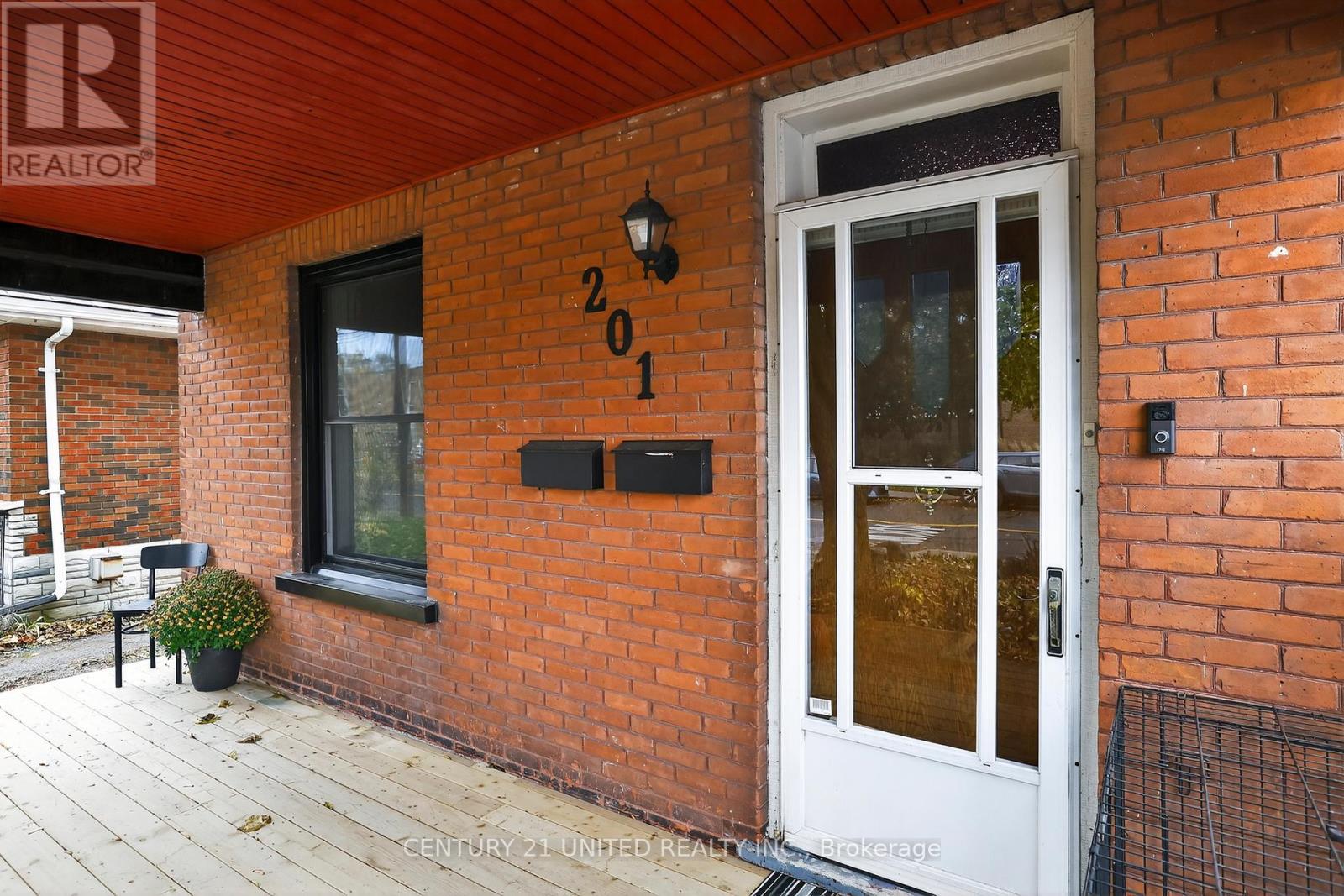 201 Romaine Street, Peterborough (Otonabee Ward 1), Ontario  K9J 2C3 - Photo 4 - X12510156