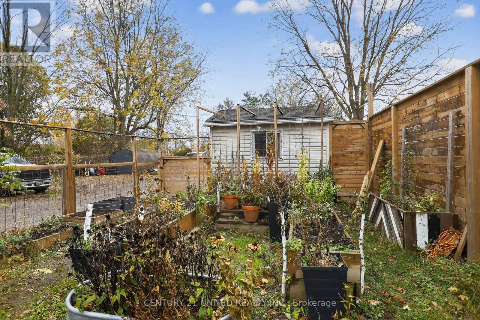 201 Romaine Street, Peterborough (Otonabee Ward 1), Ontario  K9J 2C3 - Photo 45 - X12510156