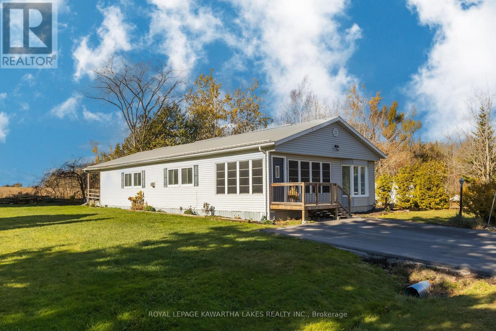 18 Hill Street, Kawartha Lakes (Lindsay), Ontario  K9V 0H5 - Photo 3 - X12510914