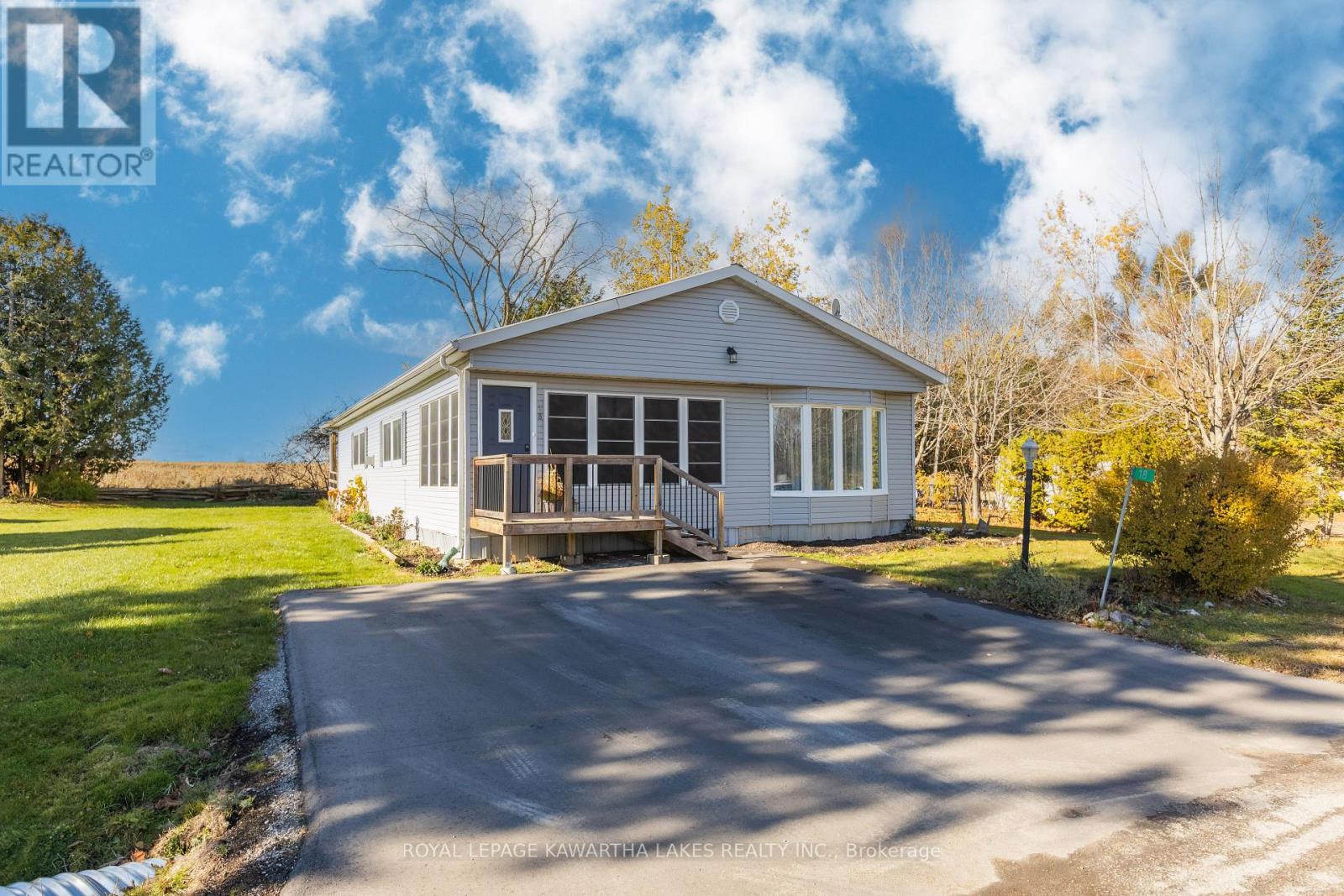 18 Hill Street, Kawartha Lakes (Lindsay), Ontario  K9V 0H5 - Photo 4 - X12510914