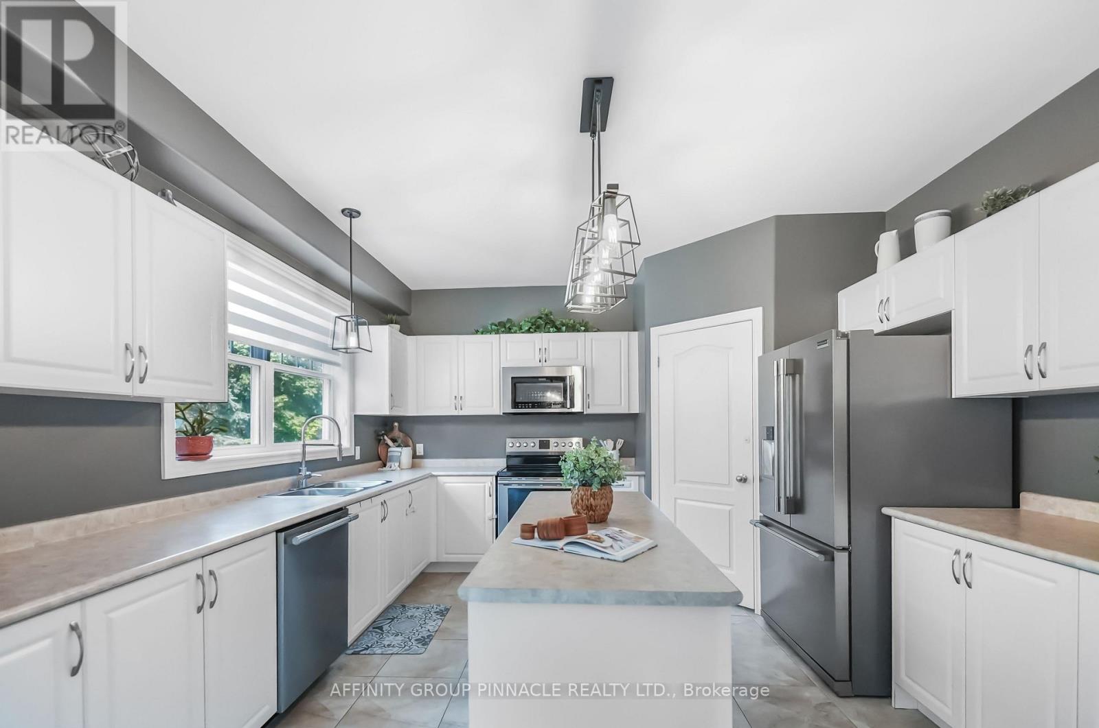 7 Brackendale Trail, Kawartha Lakes (Lindsay), Ontario  K9V 0M2 - Photo 12 - X12511522