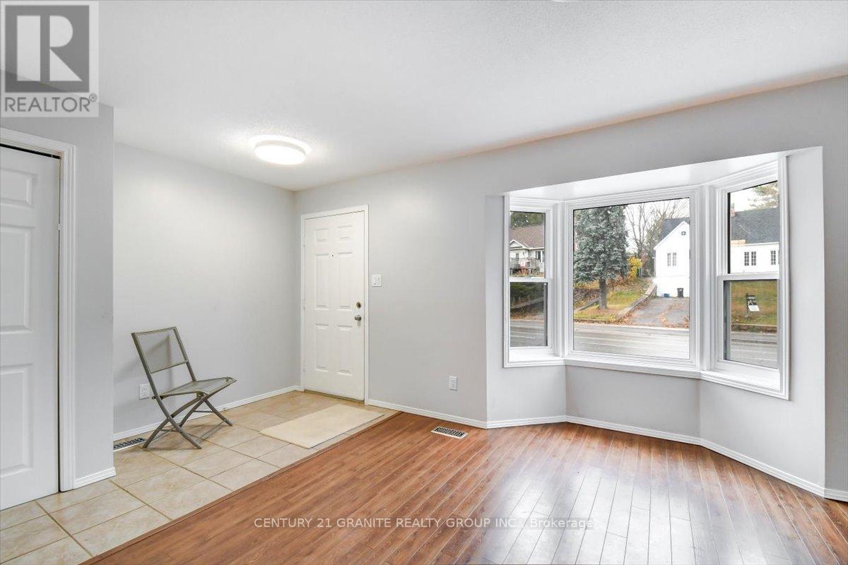 11 Monck Street, Bancroft (Bancroft Ward), Ontario  K0L 1C0 - Photo 5 - X12511524